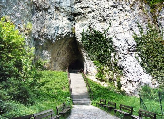 Kateřinská jeskyně - portál