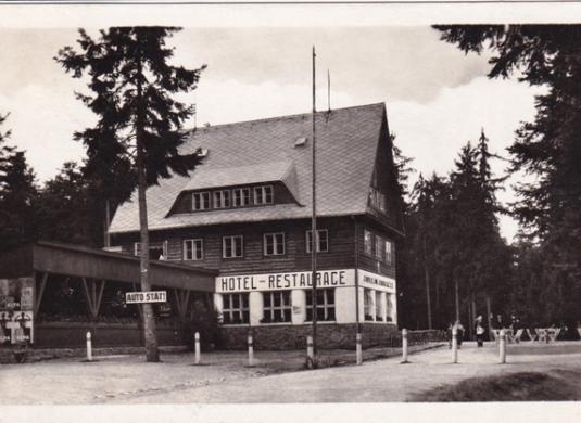 Moravský kras. Turistická chata ČOS na Macoše (1946)
