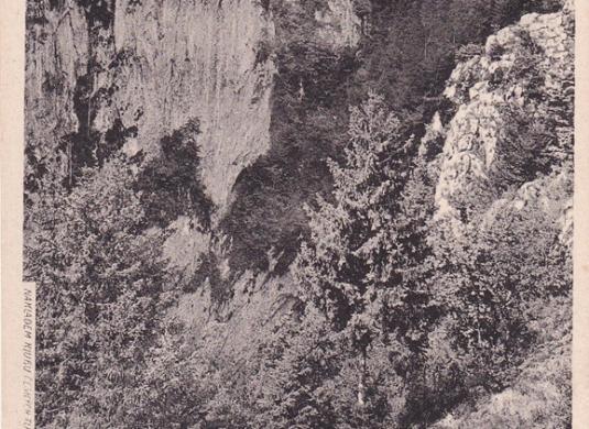 Macocha s Útulnou klubu Českých turistů (nedatováno)