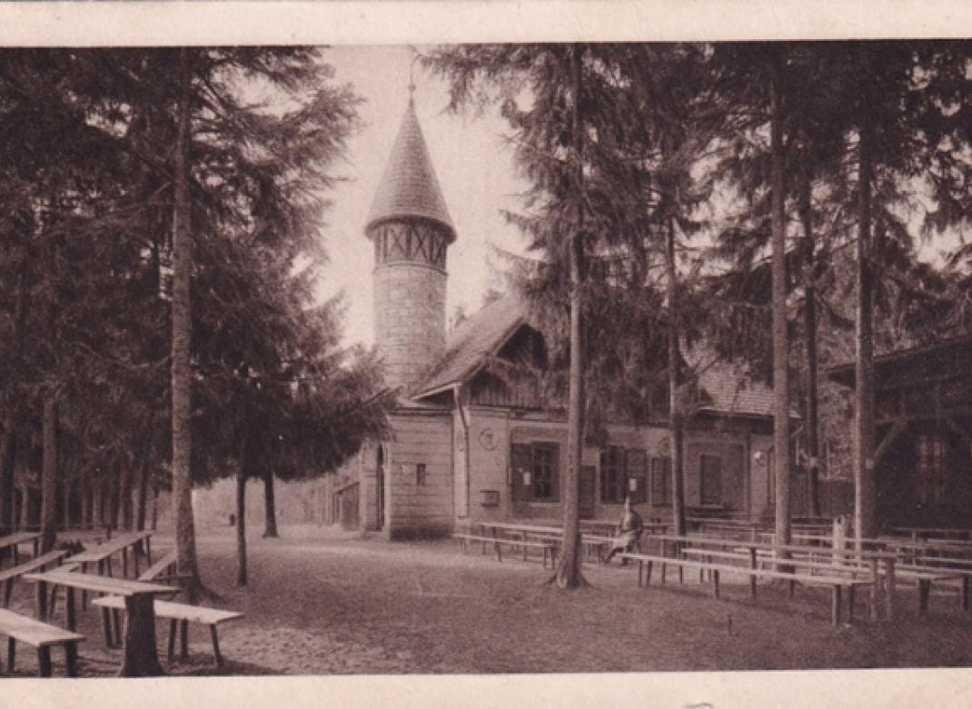 Macocha. Útulna klubu Čsl. Turistů u Horního můstku propasti  1925