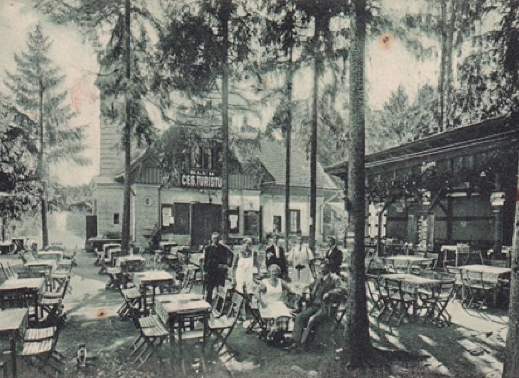 Restaurace na Macoše (1926). Nakl. Jos. Racek, restauratér na Macoše. 