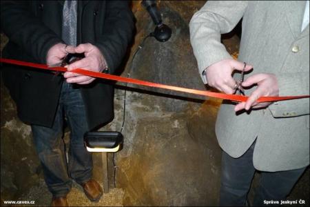 Restaurované nápisy v jeskyni Na Špičáku - slavnostní odhalení