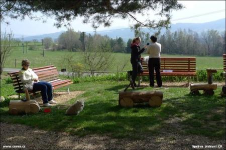 Restaurované nápisy v jeskyni Na Špičáku