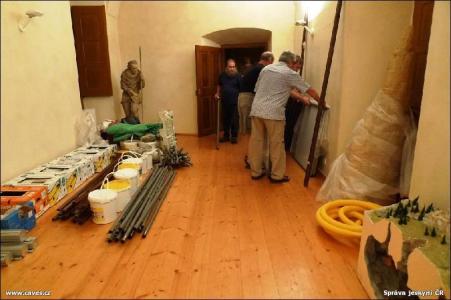 Dny jeskyní 2012 - výstava v zámku Ctěnice