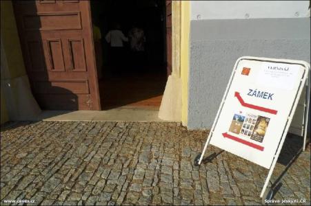 Dny jeskyní 2012 - výstava v zámku Ctěnice