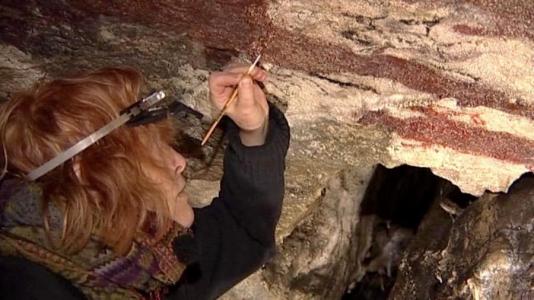 Restaurované nápisy v Jeskyni Na Špičáku, duben 2014