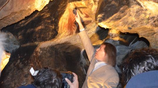 Restaurované nápisy v Jeskyni Na Špičáku, duben 2014