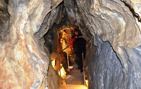 Restaurované nápisy v Jeskyni Na Špičáku, duben 2014