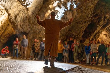 Umělecký festival 7° ve Sloupsko-šošůvských jeskyních