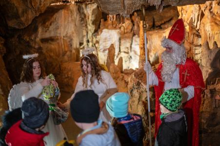 Mikuláš s partičkou v Mladečských jeskyních, 5. 12. 2024