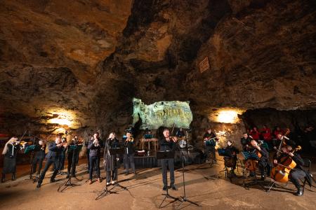 Orchestr Grande Moravia Ladislava Pavluše - Tenkrát na západě, jeskyně Výpustek, 5. 6. 2025
