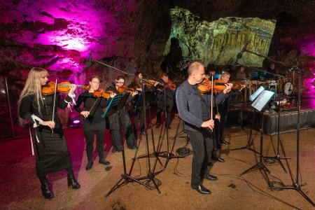 Orchestr Grande Moravia Ladislava Pavluše - Tenkrát na západě, jeskyně Výpustek, 5. 6. 2025