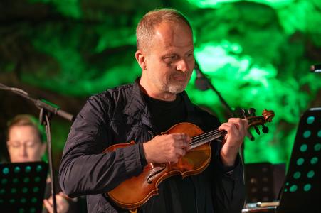 Orchestr Grande Moravia Ladislava Pavluše - Tenkrát na západě, jeskyně Výpustek, 5. 6. 2025