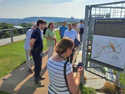 Jeskynní výstava na střeše Národního zemědělského muzea, 30. 6. 2026