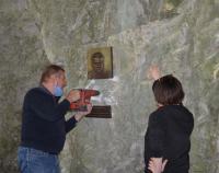 Pamětní deska K. Valocha v Kůlně