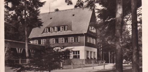 Moravský kras. Vzlet Turist. Chata na Macoše (1952)